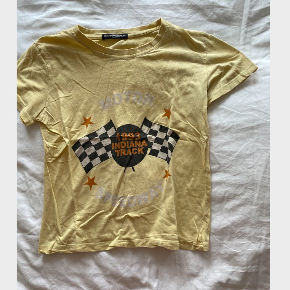 Brandy Melville t-shirt